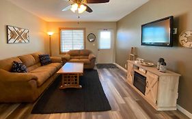 Sacajawea Suite With Deck Near Trails And Sites!